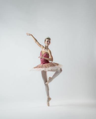 Ballet Dancer Nutcracker 83C6AI.tmp